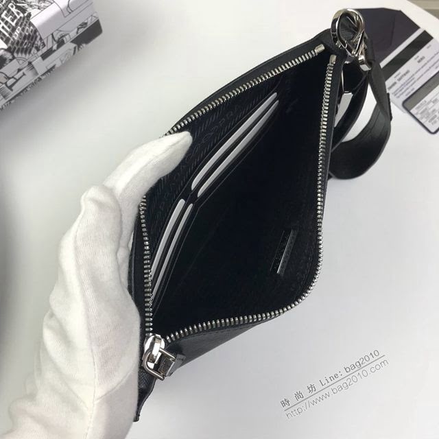 prada手包 普拉達新款皮革手拿包 2NH009 PRADA十字紋牛皮黑色手拿包  pyd2248